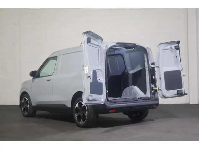 Ford E-Transit Courier