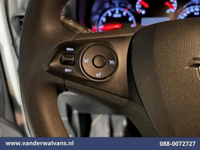 Opel Combo 1.5D 102pk L2H1 Euro6 Airco | Apple Carplay | Trekhaak | Cruisecontrol Parkeersensoren, A...