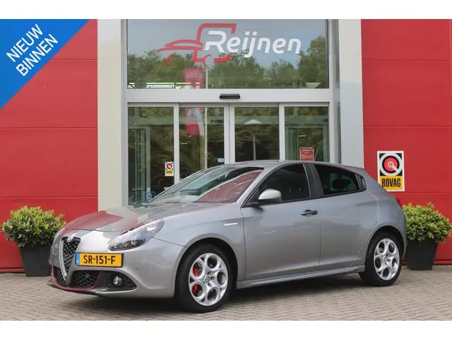 Alfa Romeo Giulietta 1.4 Turbo 170PK AUTOMAAT MultiAir SUPER | AFNEEMBARE TREKHAAK | NAVIGATIE | "BR...