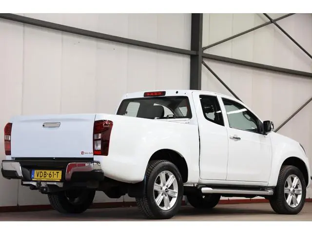 Isuzu D-Max 1.9 Extended Cab AUTOMAAT 3500KG TREKHAAK EURO 6