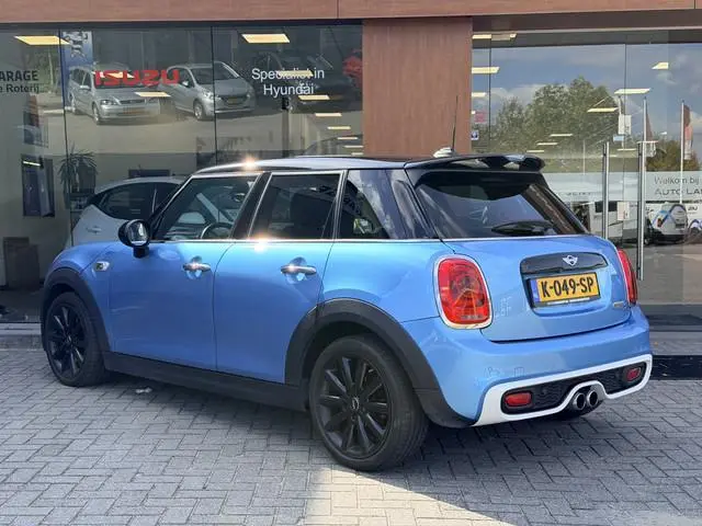 MINI 5-Deurs 2.0 Cooper S Chili Serious Business |Open dak | Bluetooth | Camera | Cruise control