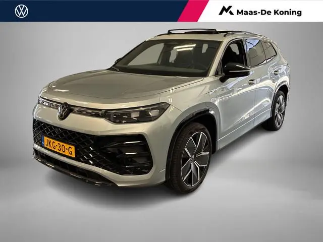 Volkswagen Tayron 1.5 eHybrid 272pk DSG R-Line Edition  · Panoramadak · Inklap. Trekhaak · 360 Camer...