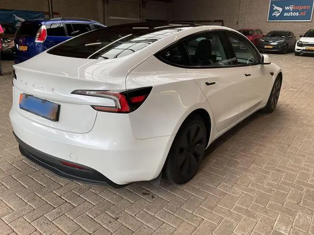 Tesla Model 3 RWD 60 kWh Trekhaak FSD €99/mnd