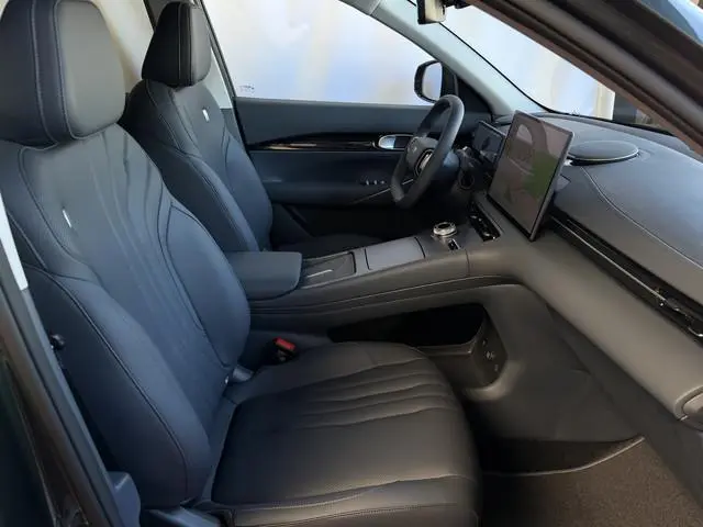 Geely E5