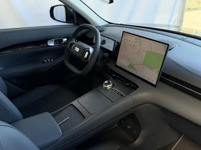 Geely E5