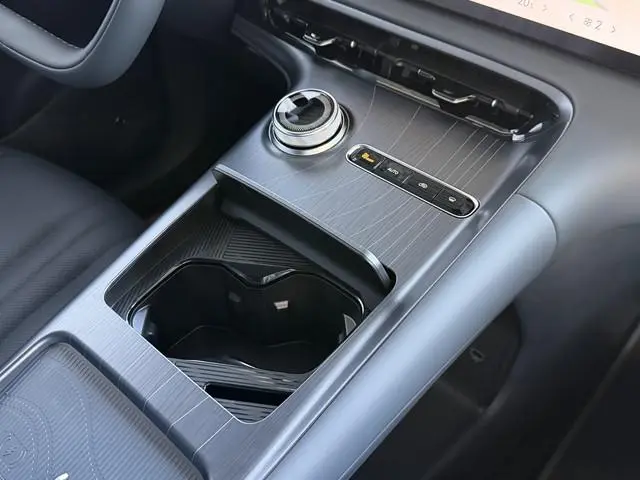 Geely E5
