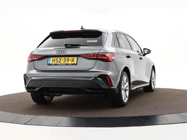 Audi A3 Sportback 40 TFSIe S-tronic 204pk S Edition · Camera · Parkeerassistent · Zwart Optiek Pakke...