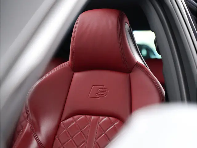 Audi S4 3.0 V6 TFSI 355pk Avant quattro Pro Line Plus Carbon, Kuipstoelen, B&O, Massage, Sfeerverlic...