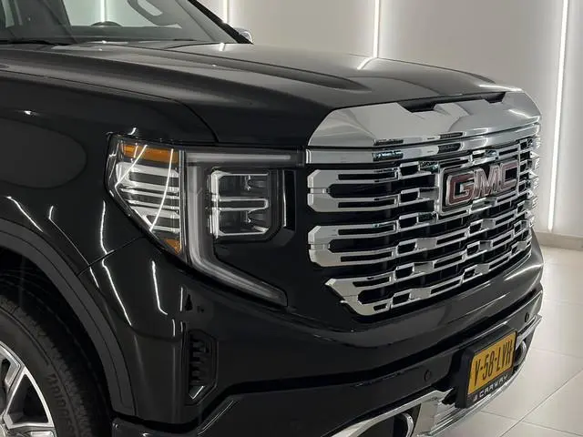 GMC Sierra