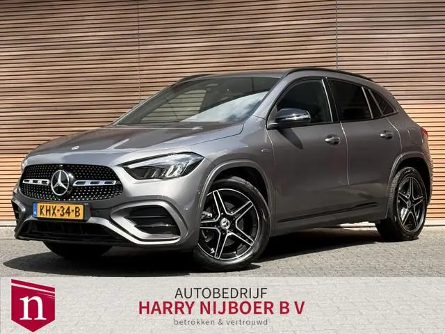 Mercedes-Benz GLA-klasse 250 e Business Solution AMG Sfeerverlichting / Navi / Led / Adapt Cruise /...