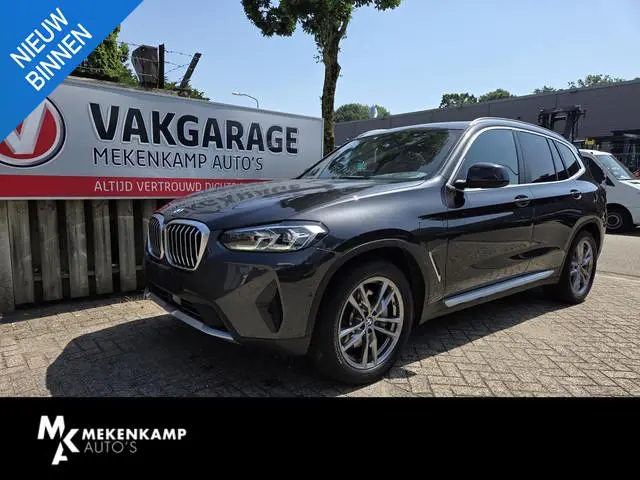 BMW X3 xDrive30e 19"/Trekhaak/Leder + memory/Adaptieve cruise/Keyless/Dodehoek/Head-up/360 camera/Hi...