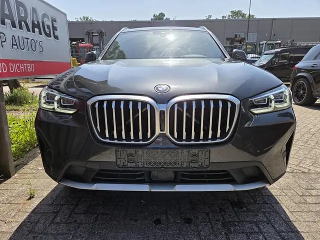 BMW X3 xDrive30e 19"/Trekhaak/Leder + memory/Adaptieve cruise/Keyless/Dodehoek/Head-up/360 camera/Hi...