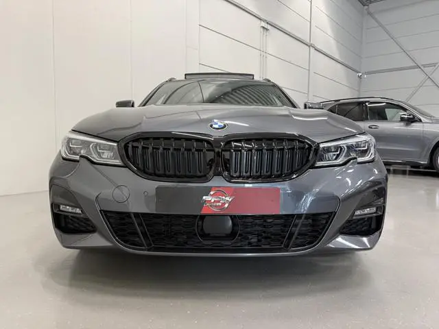 BMW 3-serie Touring 330e M-Sport PANO/LASER/HEAD-UP/CAMERA/ACC/SFEER/M-SPORTSTOELEN/KEYLESS/18"/CARP...