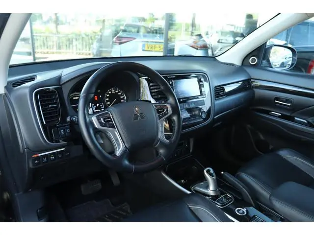 MITSUBISHI OUTLANDER 2.0 PHEV INSTYLE+ | ACC | TREKHAAK | LEDER | 360 CAMERA | PANO | CRUISE | CLIMA...