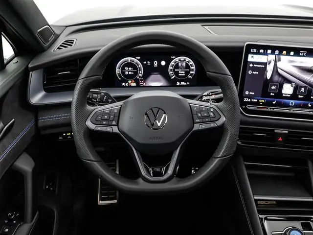 Volkswagen Tayron 1.5 eTSI 272pk DSG R-Line Edition · Panoramadak · Camera · Harman Kardon Audio · A...