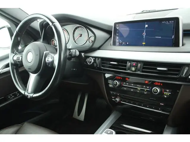 BMW X5 xDrive30d 259pk High Executive M-Sport Panoramadak Trekhaak Leder Memory Camera Keyless Navig...