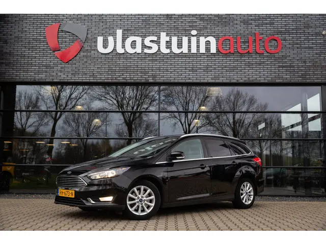 Ford Focus Wagon 1.5 Titanium , Trekhaak, Stoel/stuurverwarming, Achteruitrijcamera,