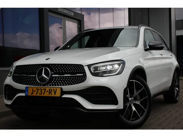 Mercedes-Benz GLC-klasse 200 4MATIC Premium Plus AMG & Night Pakket | VC | Sfeerverlichting | 20''
