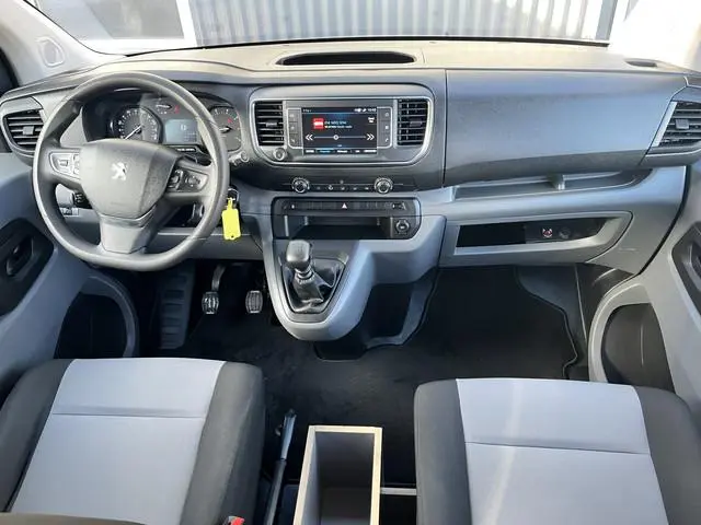Peugeot Traveller