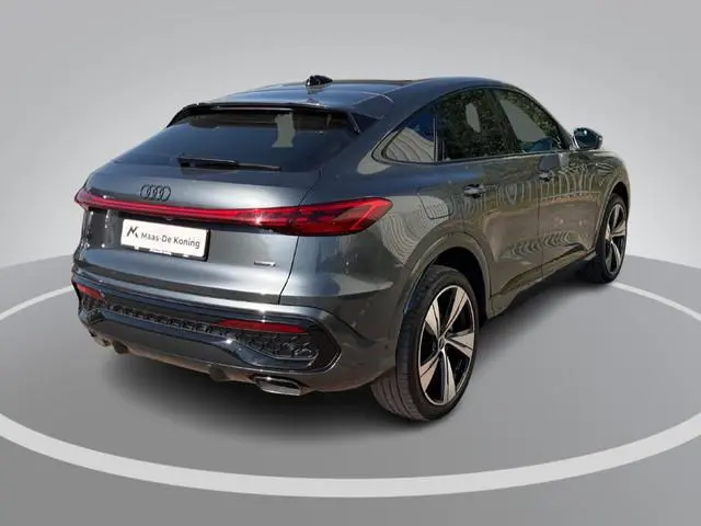 Audi Q5 2.0TFSIe-hybrid 220kW/299PK S Line quattro · Panoramadak · 360°Camera + Parkeersensoren · Ap...