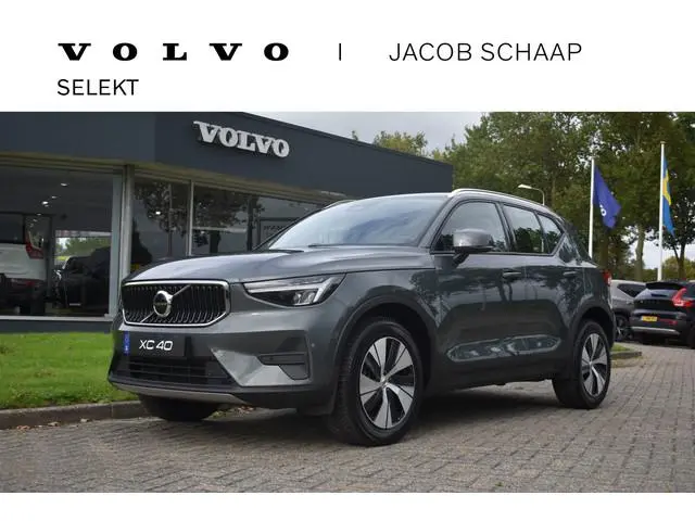 Volvo XC40 B3 Core | Leder |  ACC | Stoel stuurwiel verwarmd | Camera + PDC |