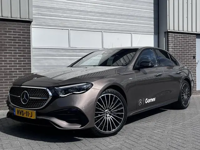 Mercedes-Benz E 300 e Sport Edition AMG | Panoramadak | Trekhaak | Premium Pakket | Night Pakket | W...
