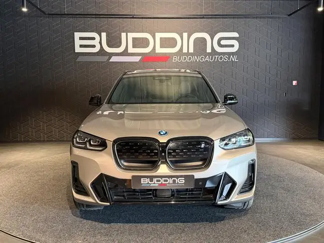 BMW iX3 High Exe 80 kWh | M-sport | Trekhaak | Kaschmir Zilver