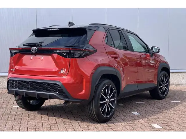 Toyota Yaris Cross 1.5 Hybrid 130 GR Sport / GR Sport Plus / Direct Leverbaar / Nu met €2.500 inruil...