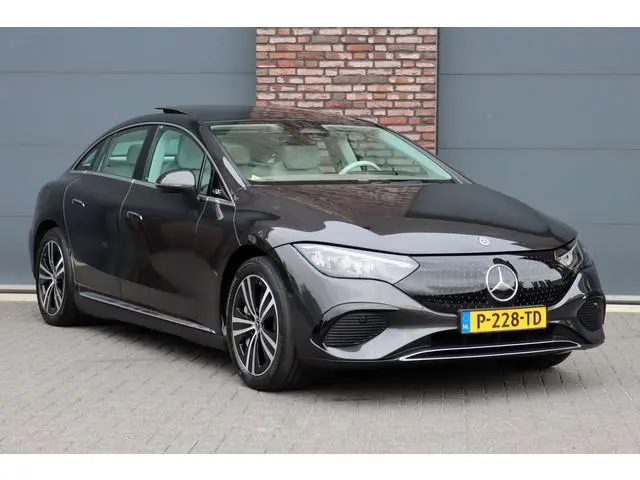Mercedes-Benz EQE