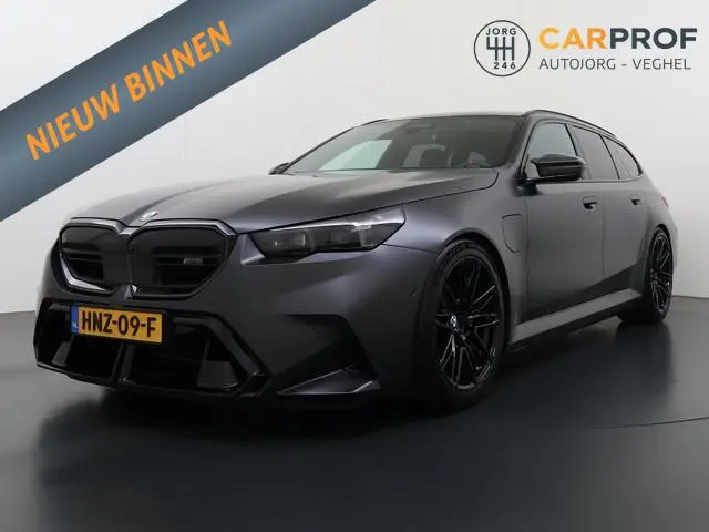 BMW 5-serie Touring M5 NL Auto | BTW | Keramische remmen | Akrapovic | BMW onderhoudscontract | Pano...