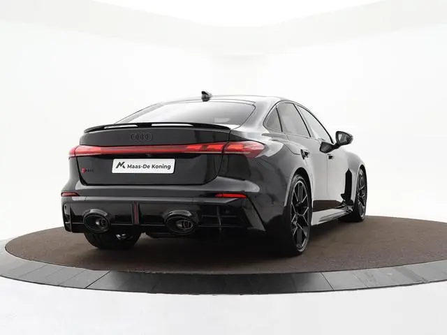 Audi RS5 Limousine e-hybrid 470 kW 639 PK · RS sportuitlaat · Topsnelheid 270 km/h · Head-up display...