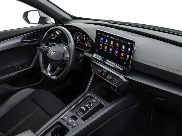 CUPRA Formentor 1.4 TSI 204pk DSG e-Hybrid Essential Limited · Panoramadak · Camera · Apple/Android...