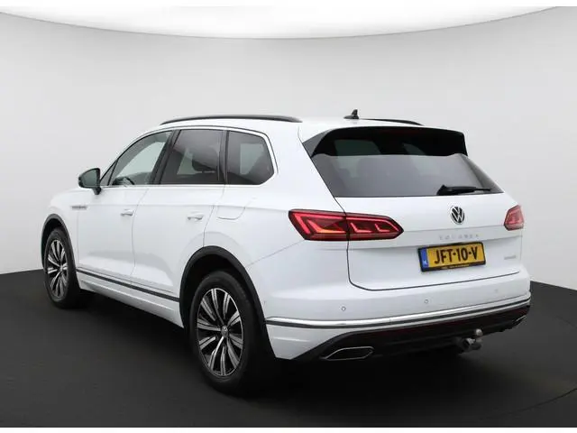Volkswagen Touareg 3.0 TSi eHybrid  ATMOSPHERE 4MOTION TREKHAAK/HEAD-UP/PANORAMADAK 1E EIG