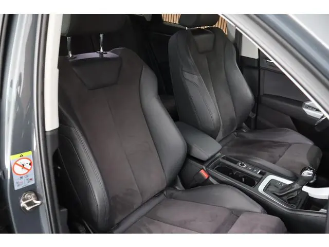 Audi Q3 35 TFSI 150pk S-Tronic Advanced LED Koplampen Stoelverwarming Trekhaak ACC Parkeersensoren