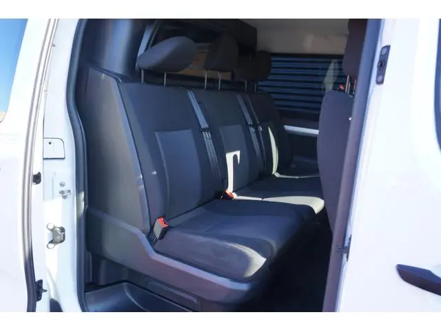 Opel Vivaro 2.0 120pk L3H1 Dubbele cabine 5-zits Navi Apple Carplay Trekhaak Camera Cruise control I...