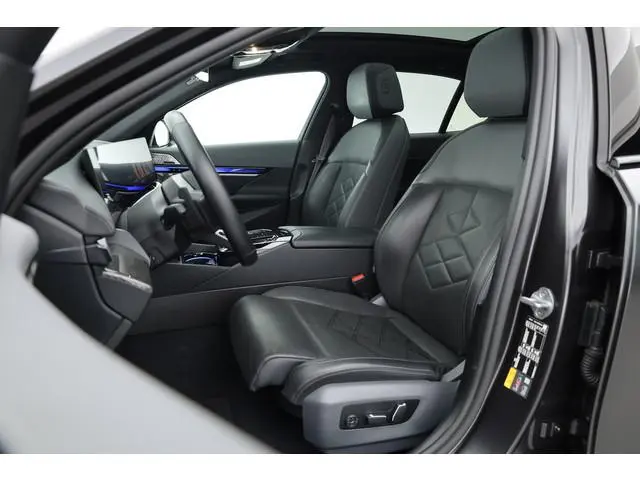 BMW 5-serie 550e xDrive M-Sport Pro | Rijklaar! | SOH 93.7% | 6-Cilinder | Pano | Elek. Trekhaak | B...