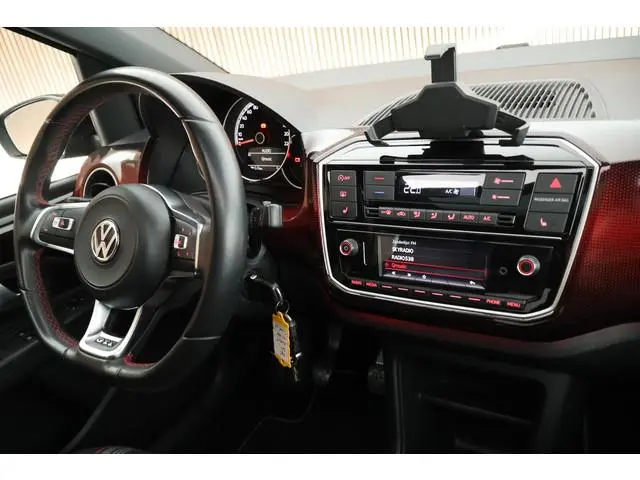 Volkswagen Up! 1.0 TSI 116pk GTI Panoramadak Stoelverwarming Cruise Control Parkeersensoren