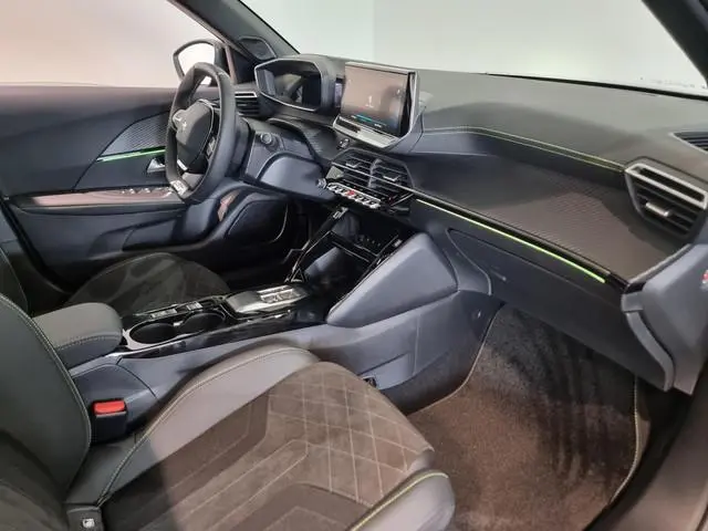 Peugeot e-2008 EV GT Pack 50 kWh | Apple carplay | Pano.dak | Stoelverwarming | Navigatie | LED-verl...