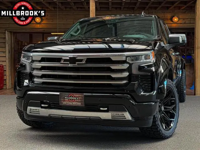 Chevrolet Silverado High Country, Widebody, 4Play velgen, LPG, Bedcover in kleur, Adaptieve Cruise c...