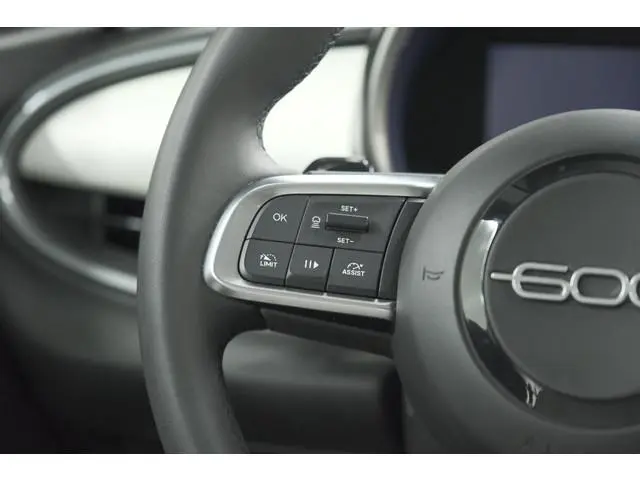 Fiat 600 1.2 Hybrid La Prima | Elektrische Achterklep | Adaptieve Cruise Control | Dodehoekdetectie...