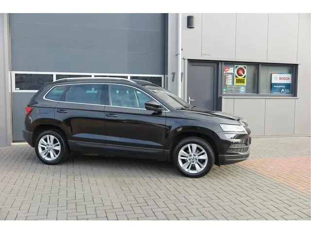 ŠKODA Karoq 1.5 TSI 150pk DSG ACT Business Edition Plus Trekhaak ,Side assist , Lane assist , Adapti...