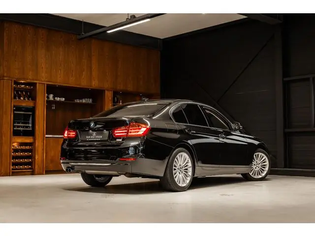 BMW 3-serie 328i xDrive High Executive Leder | Dealer Onderhouden