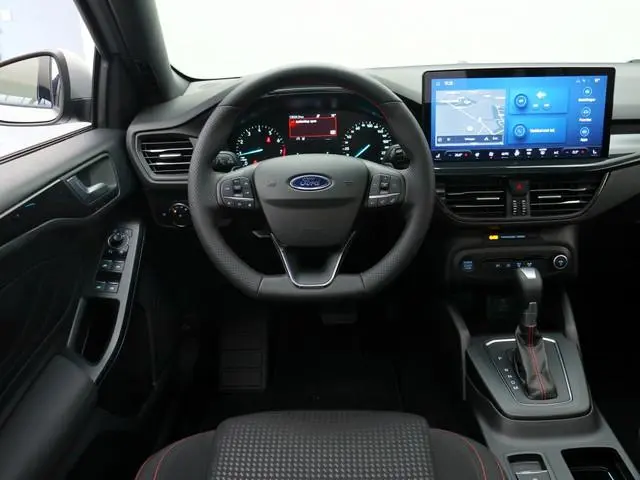 Ford Focus Wagon 1.0 EcoBoost Hybrid ST Line X | Navi | Trekhaak | Panodak | All-