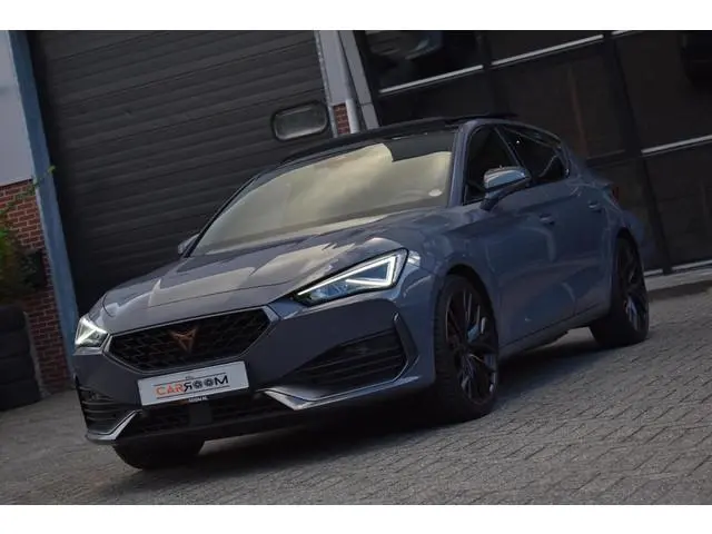 CUPRA Leon 1.4 e-Hybrid VZ Copper Edition 245PK Pano Memory Camera Lane Acc