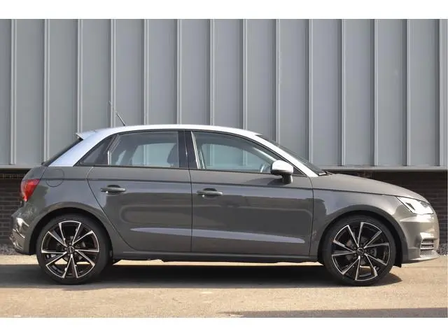 Audi A1 Sportback 1.0 TFSI | Navi | Two-Tone | Carplay | 18"LMV