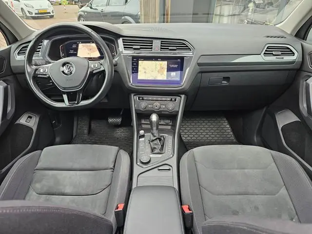 Volkswagen Tiguan 2.0 TSI 4MOTION Highline | Automaat | Pano | LED | Navi | App-connect | Camera | A...
