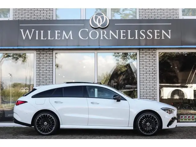 Mercedes-Benz CLA-klasse Shooting Brake 250 e AMG Line Plus Trekhaak Pano Elect. Stoelen