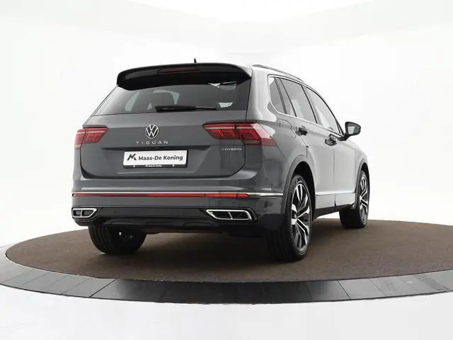 Volkswagen Tiguan 1.4 TSI 245pk DSG eHybrid R-Line Business+ · SOH 91,6% · Camera · Panoramadak · He...