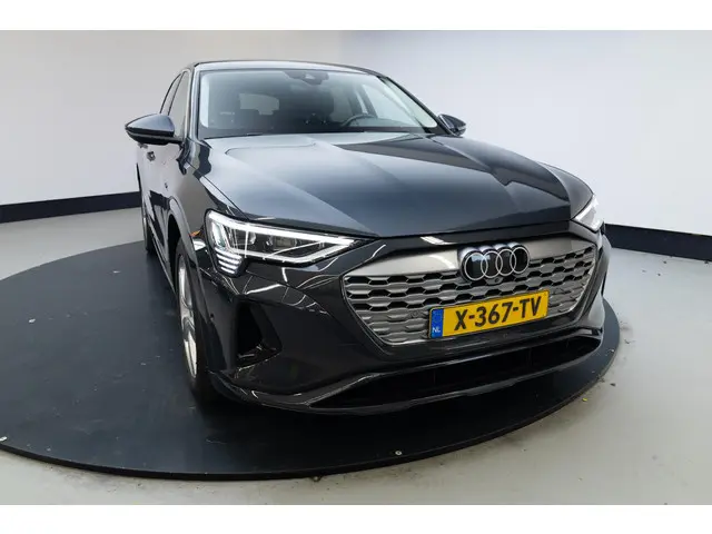 Audi Q8 e-tron 50 quattro Edition 95 kWh | 20 Inch |