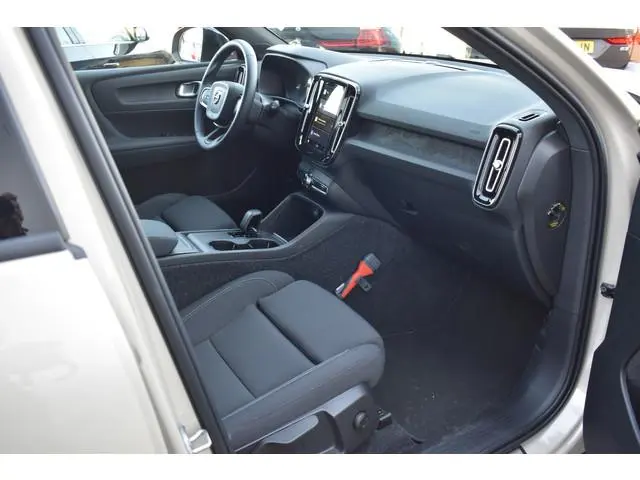 Volvo EX40